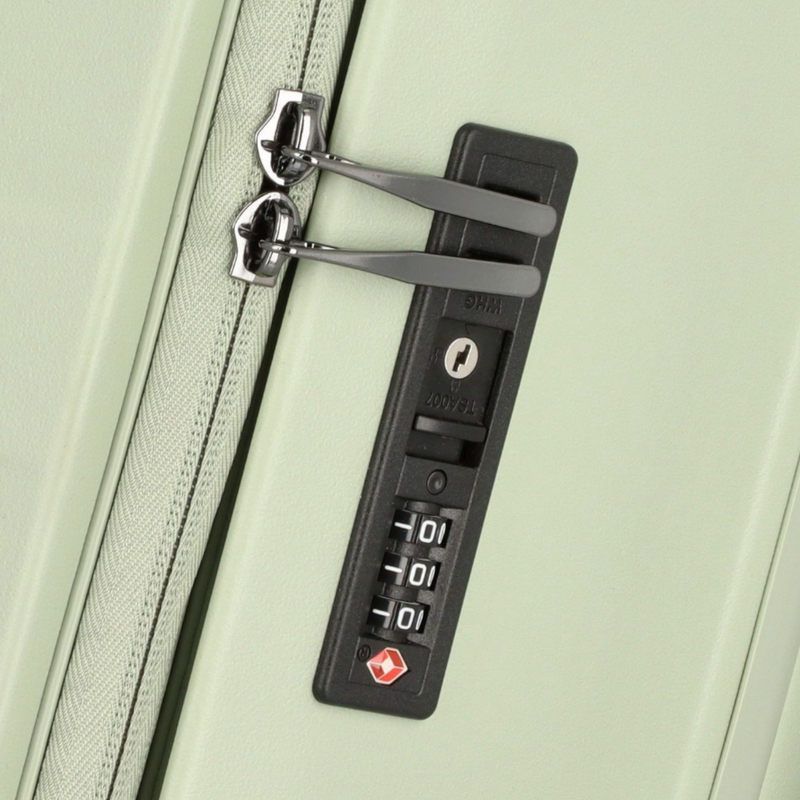 Удароустойчив куфар от PET