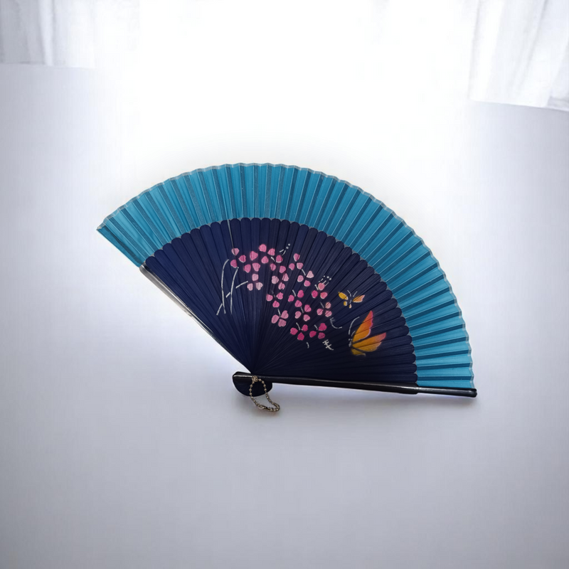 Елегантно ветрило, изработено от естествени материали