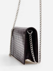 Дамска чанта за през рамо RESERVED